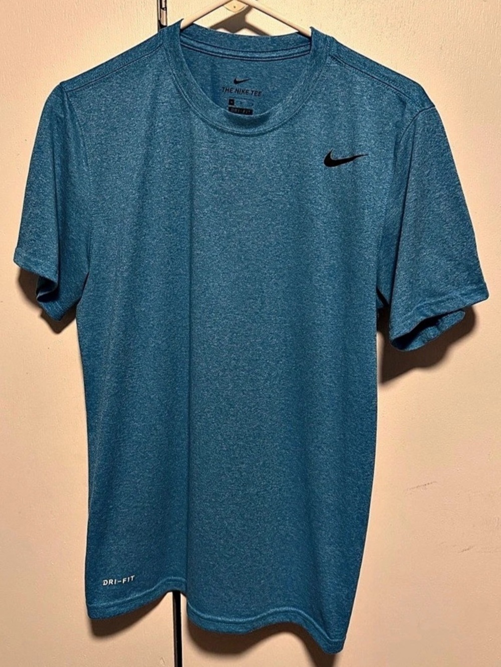 Nike The Nike Tee Dri-FIT Legend Athletic Short Sleeve Tee Blue Medium G31